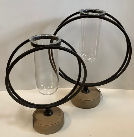 Round frame with vases (2 sizes)