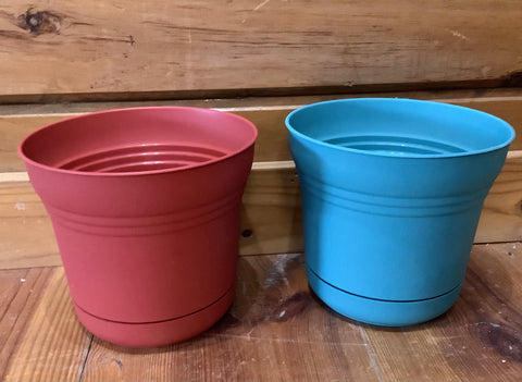 Round plastic planter (2 colors)