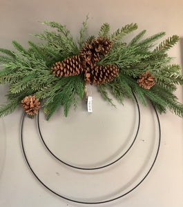 Mixed wreath on metal rings