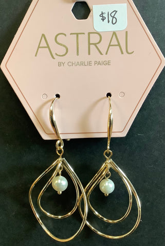 Gold & pearl earrings