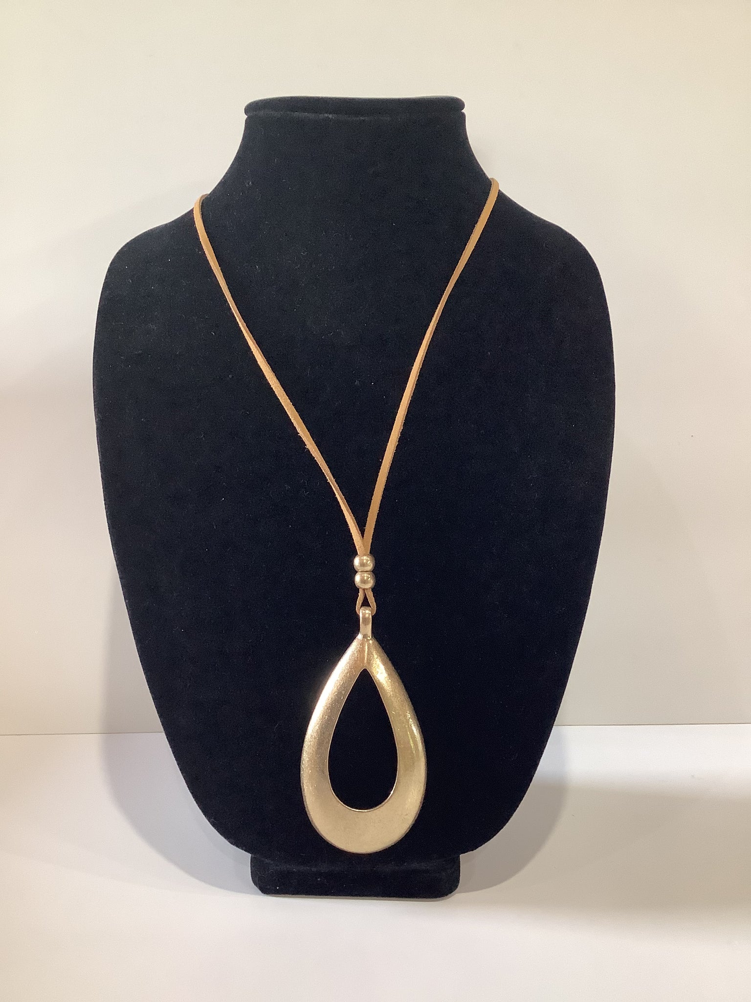 Suede chain gold pendant necklace