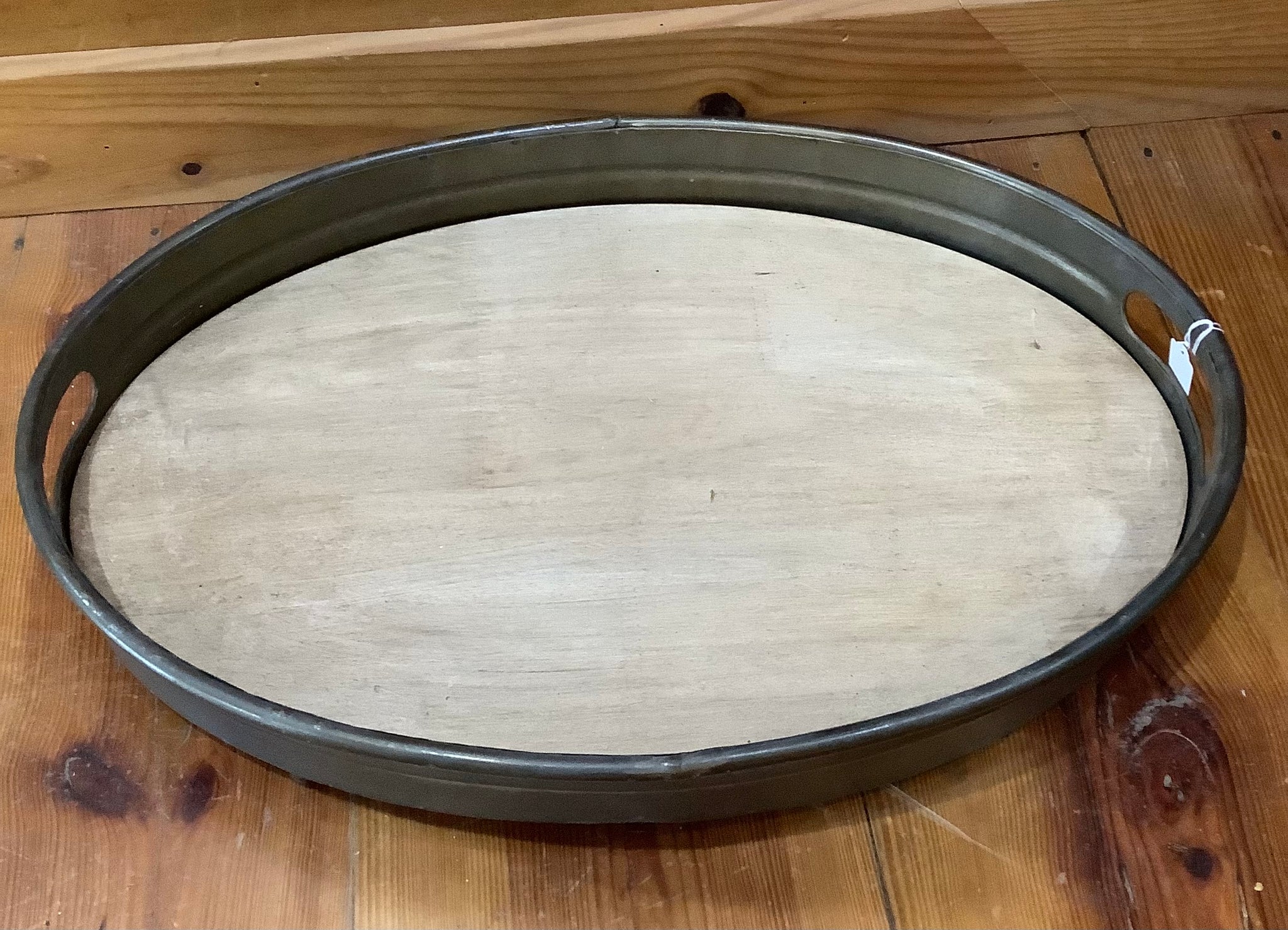 Metal and wood oval tray