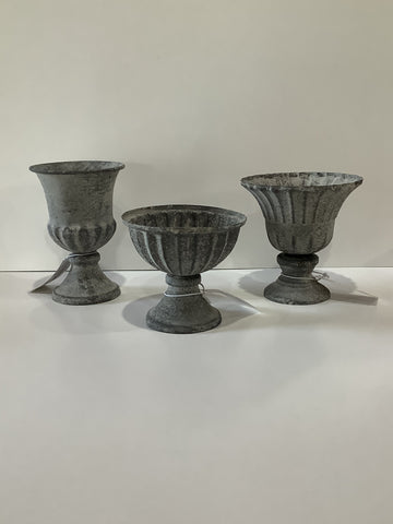 Metal urn (3 styles)