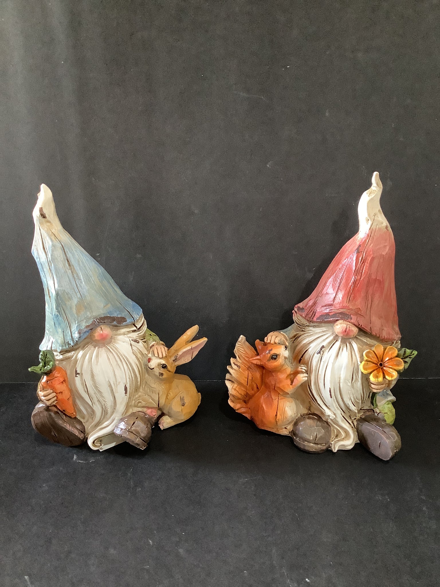 Small resin gnome (2 styles)